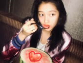 娱乐吃瓜君关晓彤,娱乐圈的“吃瓜”女王，揭秘明星幕后故事